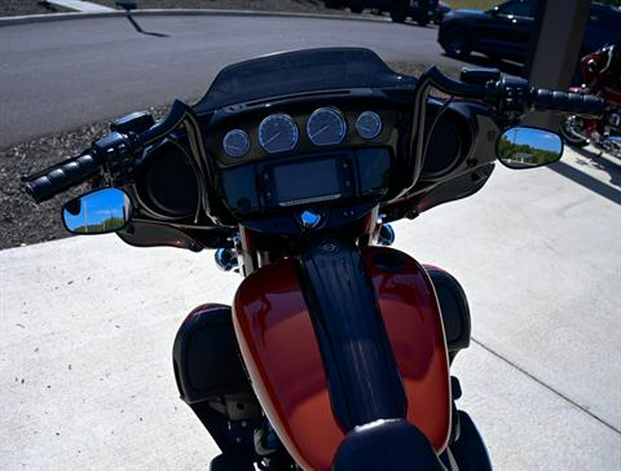 2017 Harley-Davidson CVO™ Street Glide®