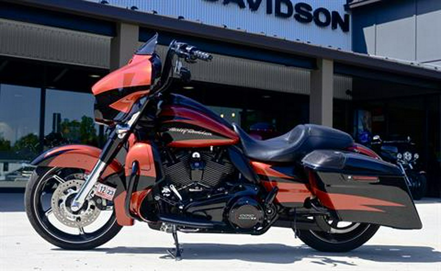 2017 Harley-Davidson CVO™ Street Glide®
