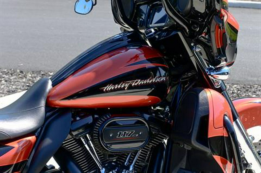 2017 Harley-Davidson CVO™ Street Glide®