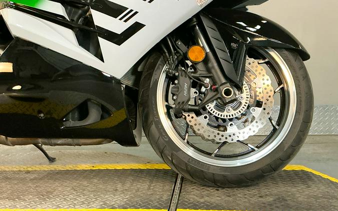 2013 Kawasaki Ninja® ZX™-14R