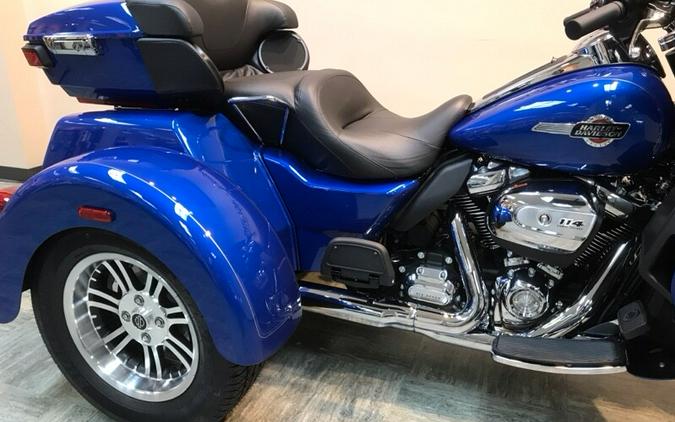 2024 Harley-Davidson Tri Glide Ultra Blue Burst FLHTCUTG