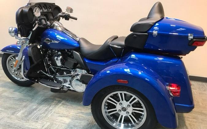 2024 Harley-Davidson Tri Glide Ultra Blue Burst FLHTCUTG