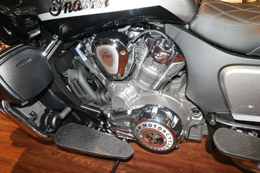 2025 Indian Motorcycle® Pursuit® Limited Heavy Metal with Black Metallic