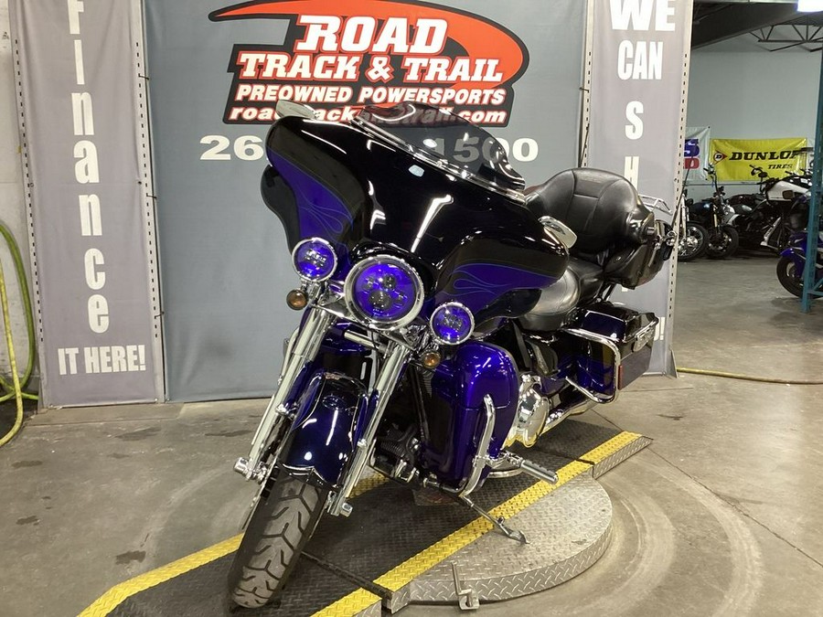 2011 Harley-Davidson® FLHTCUSE6 - CVO™ Ultra Classic® Electra Glide®