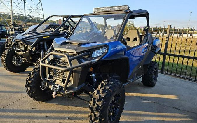 2023 Can-Am® Commander XT 700