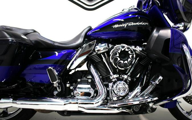 2017 Harley Davidson Street Glide CVO FLHXSE Screamin Eagle