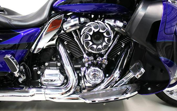 2017 Harley Davidson Street Glide CVO FLHXSE Screamin Eagle