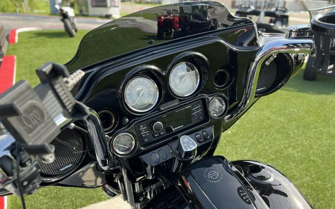 2011 Harley-Davidson FLHXSE2 - CVO Street Glide