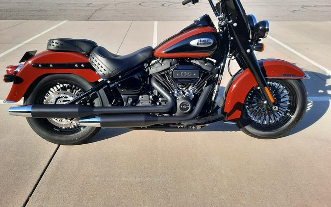 2024 Harley-Davidson® Heritage Classic Red Rock / Vivid Black - Black Finish