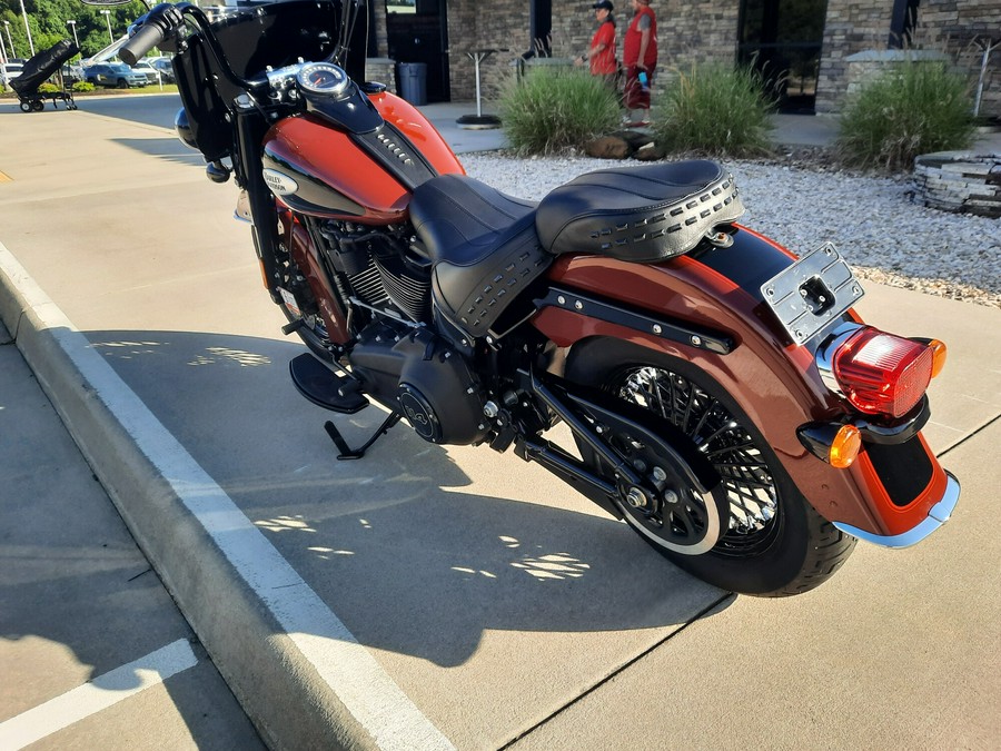 2024 Harley-Davidson® Heritage Classic Red Rock / Vivid Black - Black Finish