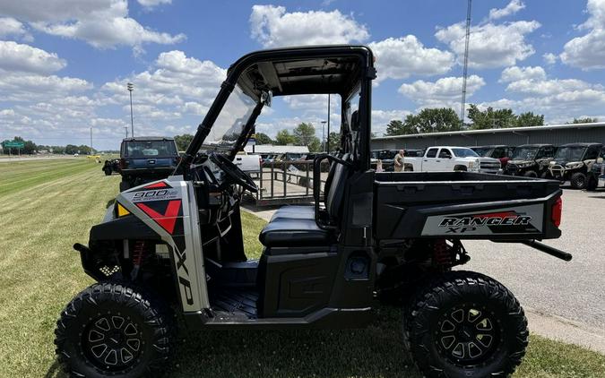 2019 Polaris® Ranger XP® 900 EPS Premium Silver Pearl