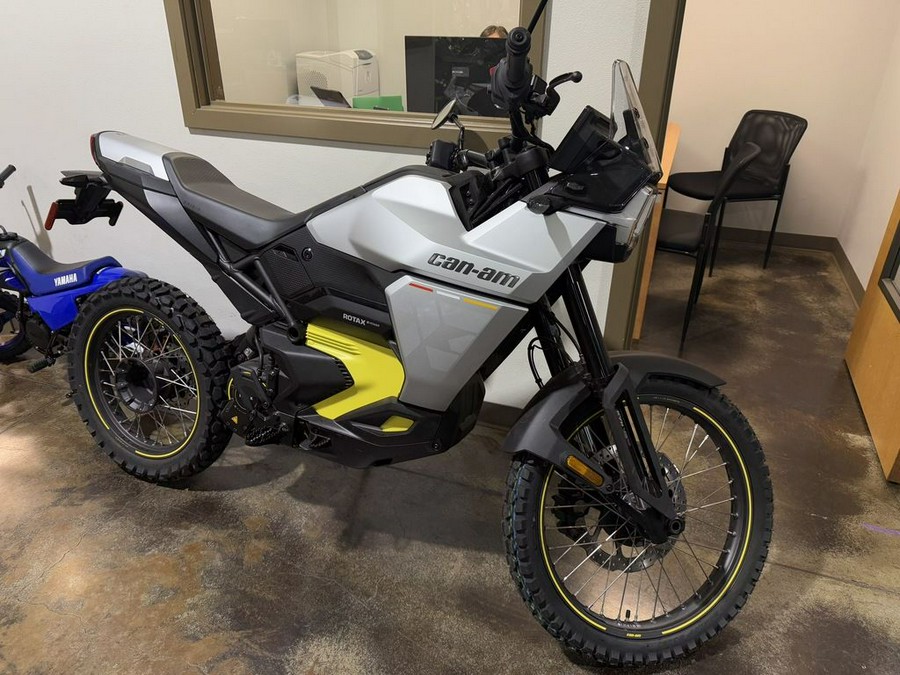 2025 Can-Am® Origin '73