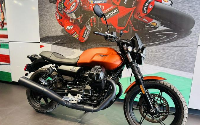 2021 Moto Guzzi V7 Stone E5