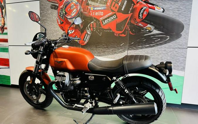 2021 Moto Guzzi V7 Stone E5