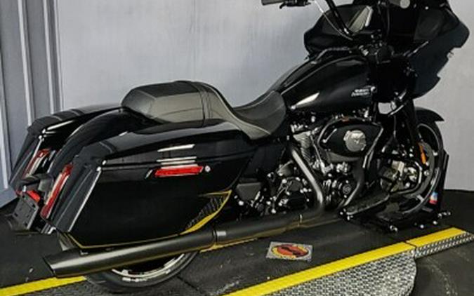 2025 Harley-Davidson® Road Glide™ FLTRX VIVID BLACK