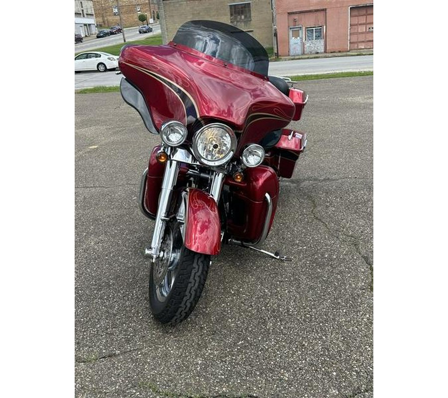2005 Harley-Davidson® FLHTCSE2