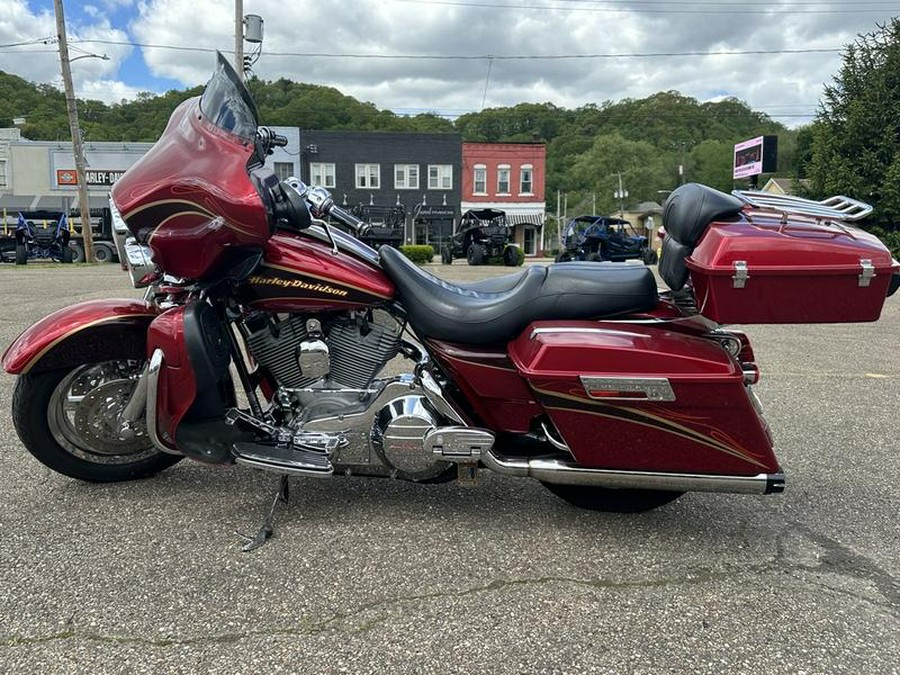 2005 Harley-Davidson® FLHTCSE2
