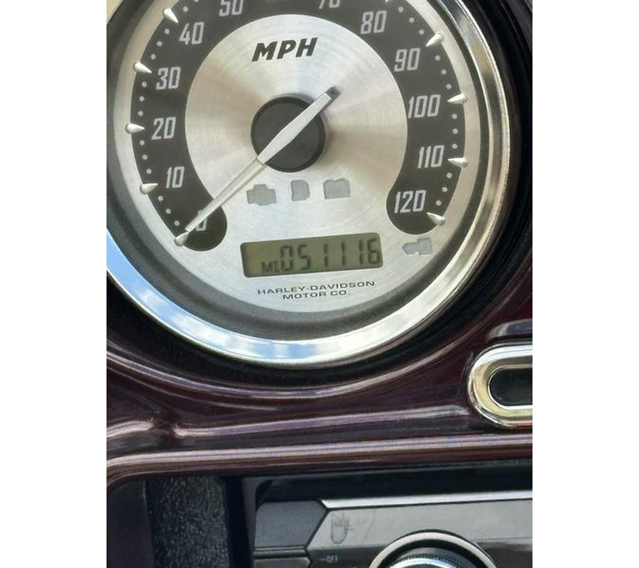 2005 Harley-Davidson® FLHTCSE2