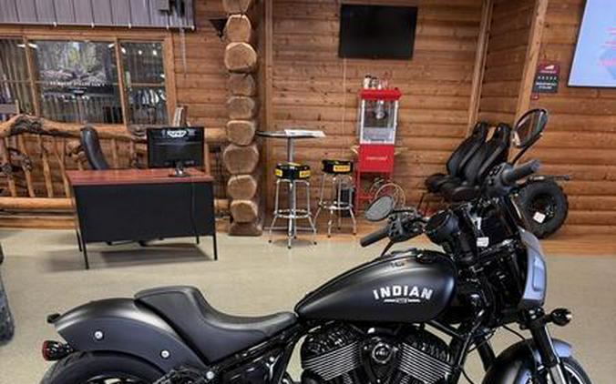 2025 Indian Motorcycle Indian Sport Chief - Black Smoke