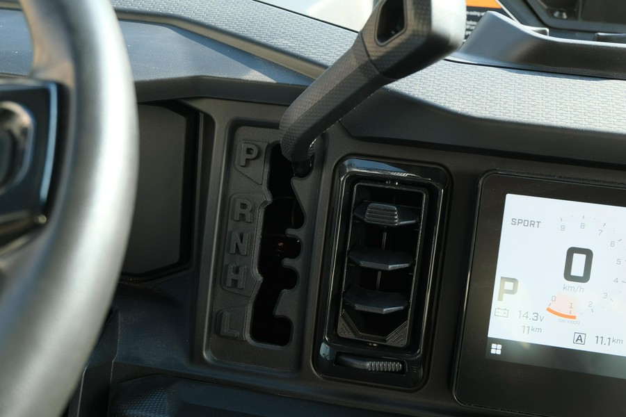 2026 CAN-AM DEFENDER MAX XT CAB HD11 WITH 1025 INCH TOUCHSCREEN