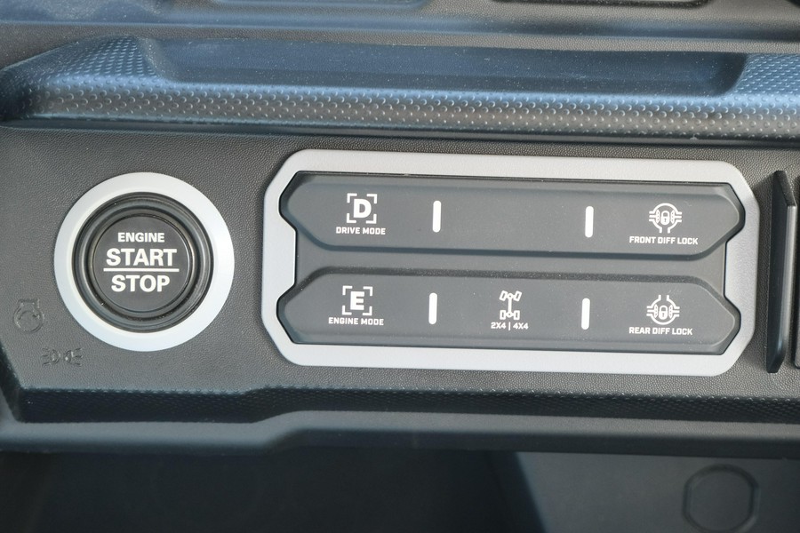 2026 CAN-AM DEFENDER MAX XT CAB HD11 WITH 1025 INCH TOUCHSCREEN