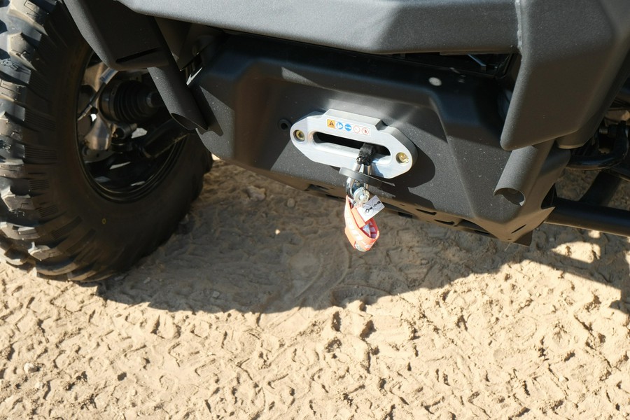 2026 CAN-AM DEFENDER MAX XT CAB HD11 WITH 1025 INCH TOUCHSCREEN