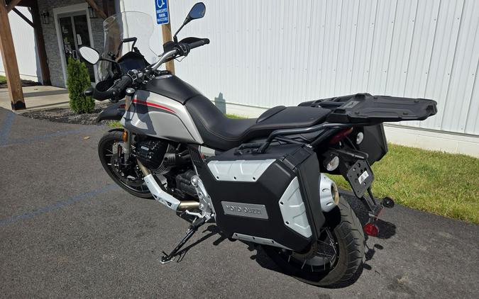 2022 Moto Guzzi V85 TT Travel