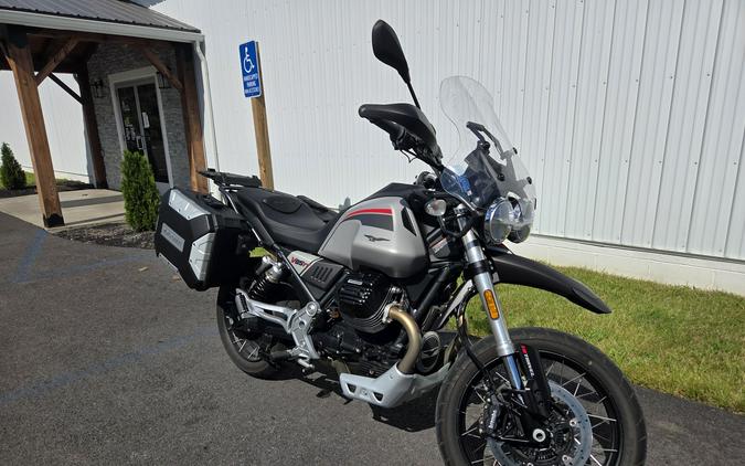 2022 Moto Guzzi V85 TT Travel