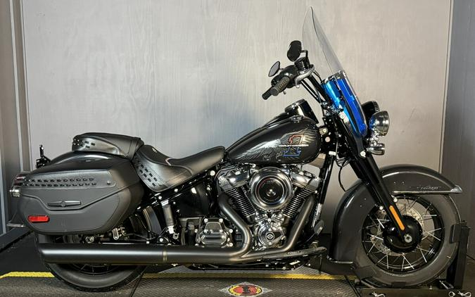 2026 Harley-Davidson® Heritage Classic® FLHC MIDNIGHT EMBER