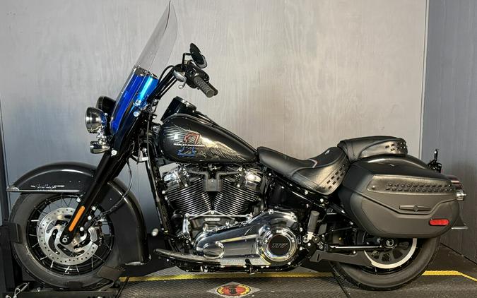 2026 Harley-Davidson® Heritage Classic® FLHC MIDNIGHT EMBER
