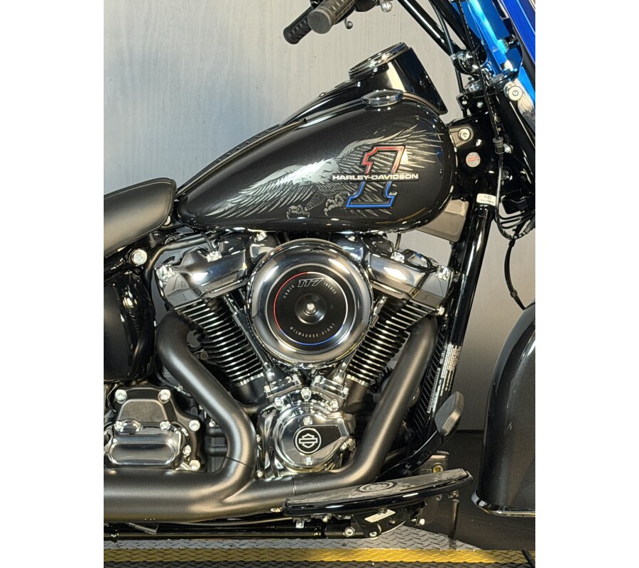2026 Harley-Davidson® Heritage Classic® FLHC MIDNIGHT EMBER