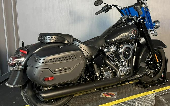 2026 Harley-Davidson® Heritage Classic® FLHC MIDNIGHT EMBER