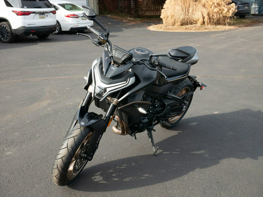 2024 Cfmoto 800NK