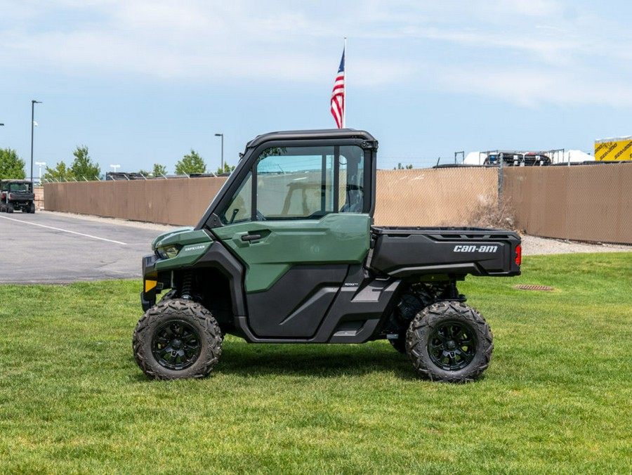 2024 Can-Am™ Defender DPS CAB HD9