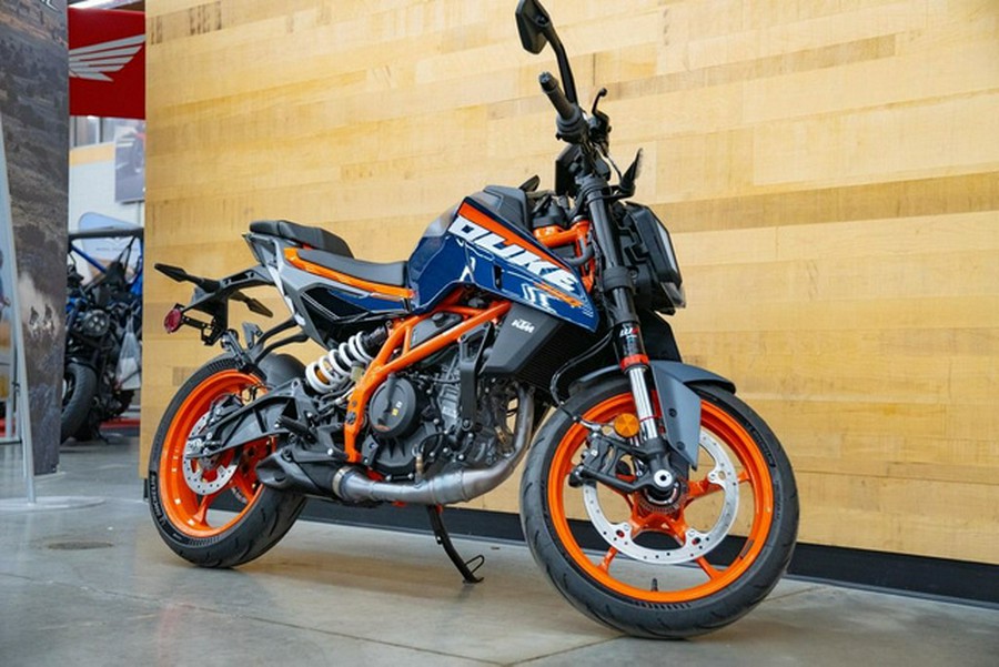 2025 KTM Duke 390