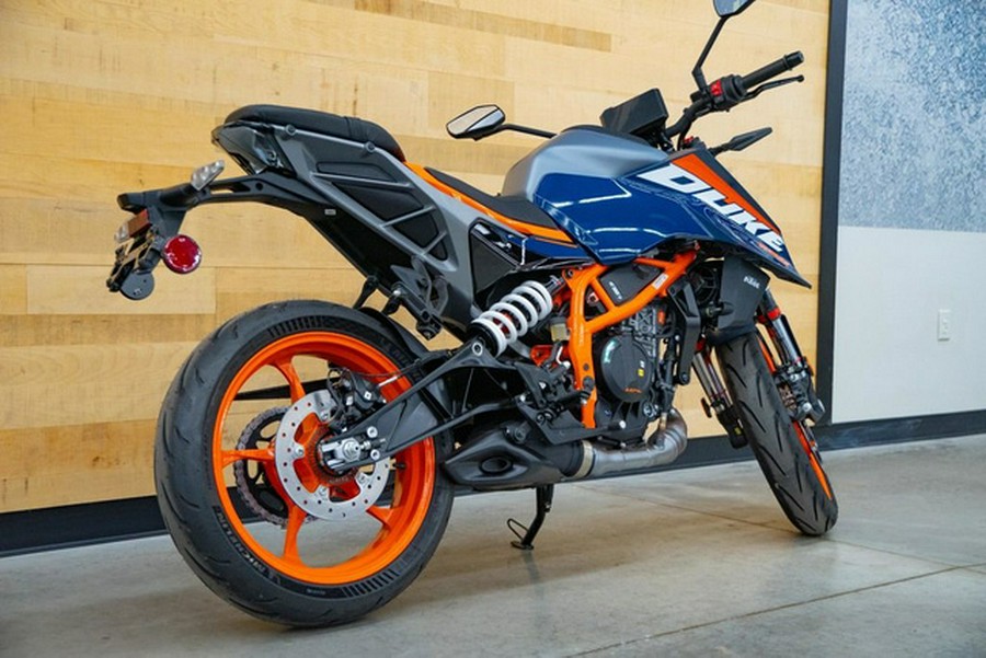 2025 KTM Duke 390
