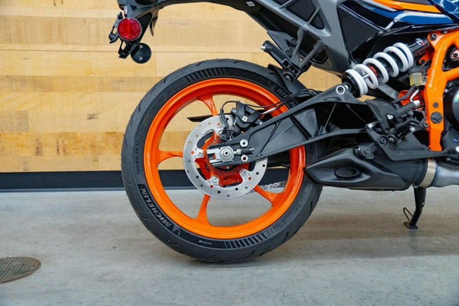2025 KTM Duke 390