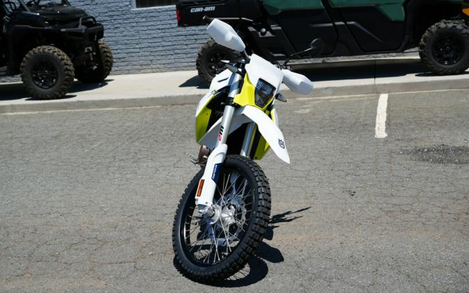 2027 Husqvarna Motorcycles Enduro 701