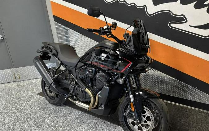 2025 Harley-Davidson® RA1250ST - Pan America® 1250 ST