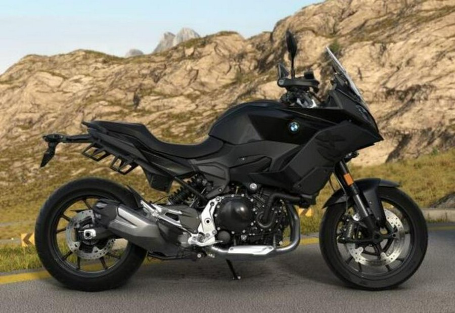 2023 BMW F 900 XR Triple Black