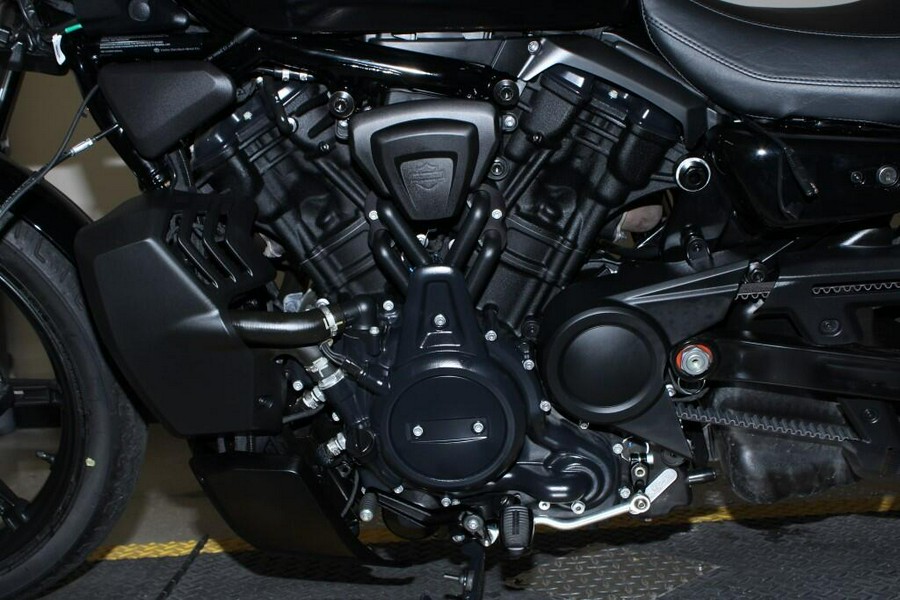 Used 2025 Harley-Davidson Sportster Nightster RH975 Motorcycle For Sale In Miami, Florida