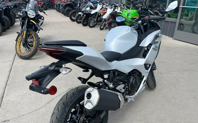 2025 Kawasaki Ninja® 500 ABS