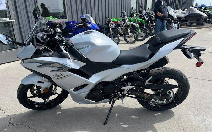 2025 Kawasaki Ninja® 500 ABS