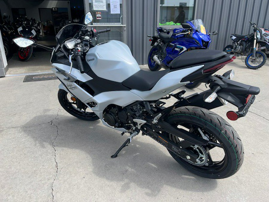 2025 Kawasaki Ninja® 500 ABS
