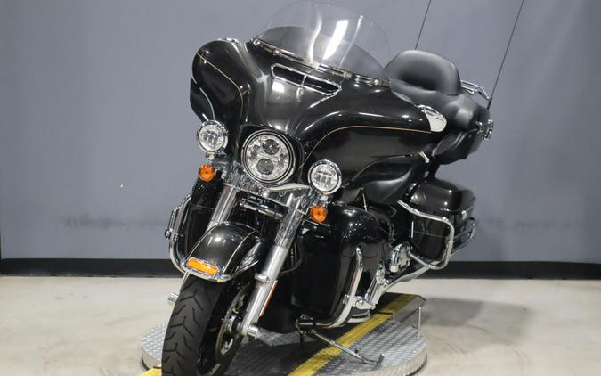 2017 Harley-Davidson® Ultra Limited Black Quartz