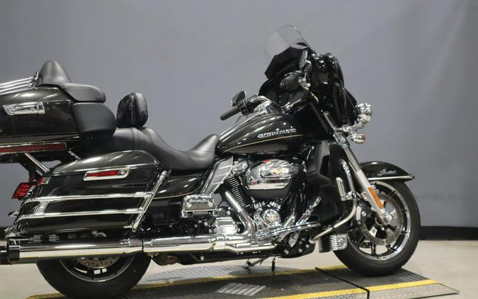 2017 Harley-Davidson® Ultra Limited Black Quartz