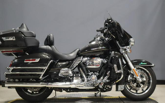 2017 Harley-Davidson® Ultra Limited Black Quartz
