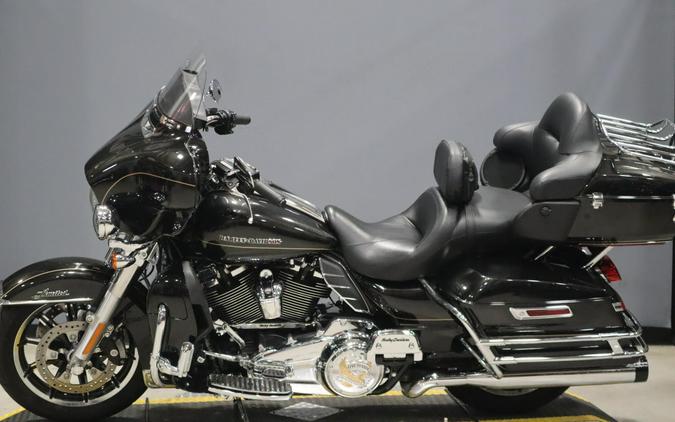 2017 Harley-Davidson® Ultra Limited Black Quartz