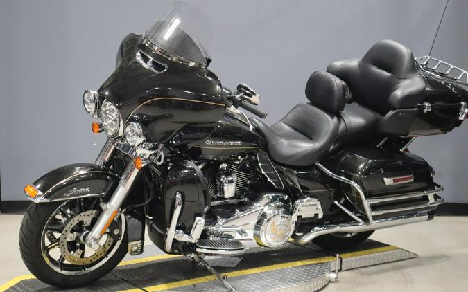 2017 Harley-Davidson® Ultra Limited Black Quartz