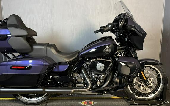 2026 Harley-Davidson® Street Glide Limited FLHXL PRPLE ABYSS/BLK W/ PINSTRIP